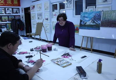 中俄藝術(shù)家傳統(tǒng)文化藝術(shù)交流活動(dòng)在黑河成功舉行